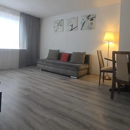 Flora Business Mit Balkon Apartment *