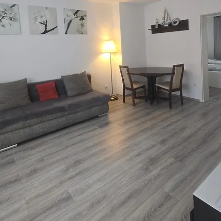 Flora Business Mit Balkon دوسبرغ