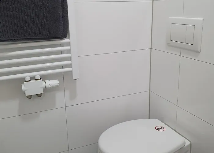 Flora Business Mit Balkon Apartment *