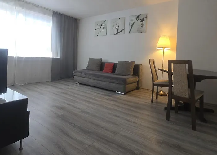 Flora Business Mit Balkon Apartment *